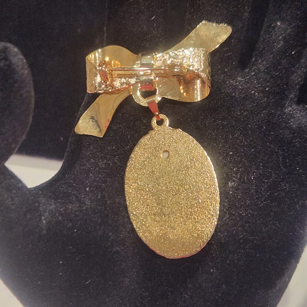 Vintage Gold Tone Bow Brooch with Oval Photo Frame Pendant Charm - Picture 7 of 10